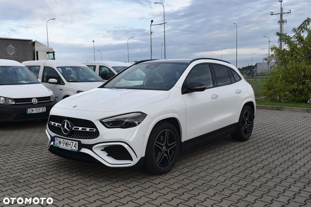 Mercedes-Benz GLA 200 d - 4