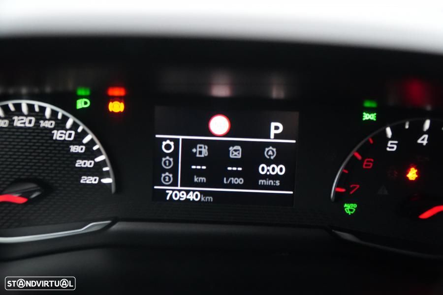 Peugeot 2008 1.2 PureTech Active EAT8 - 9