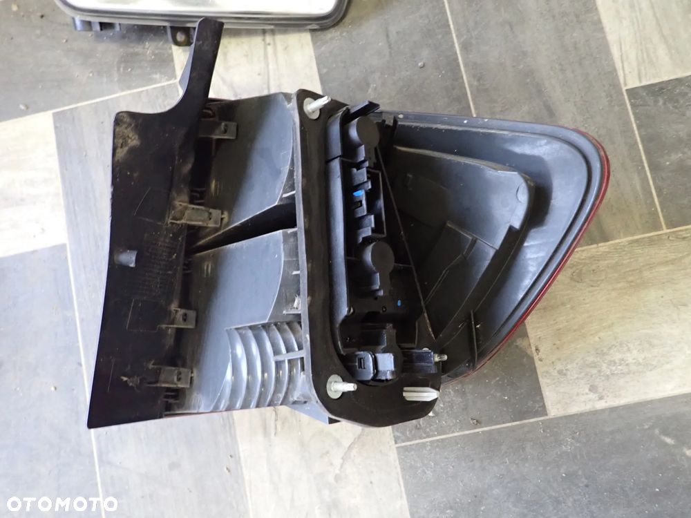 BMW X1 E84 2011 LAMPY TYŁ LEWA PRAWA - 5