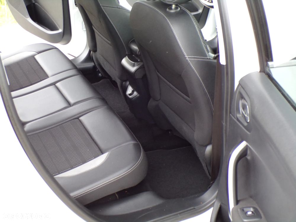Peugeot 2008 PureTech 82 Style - 21