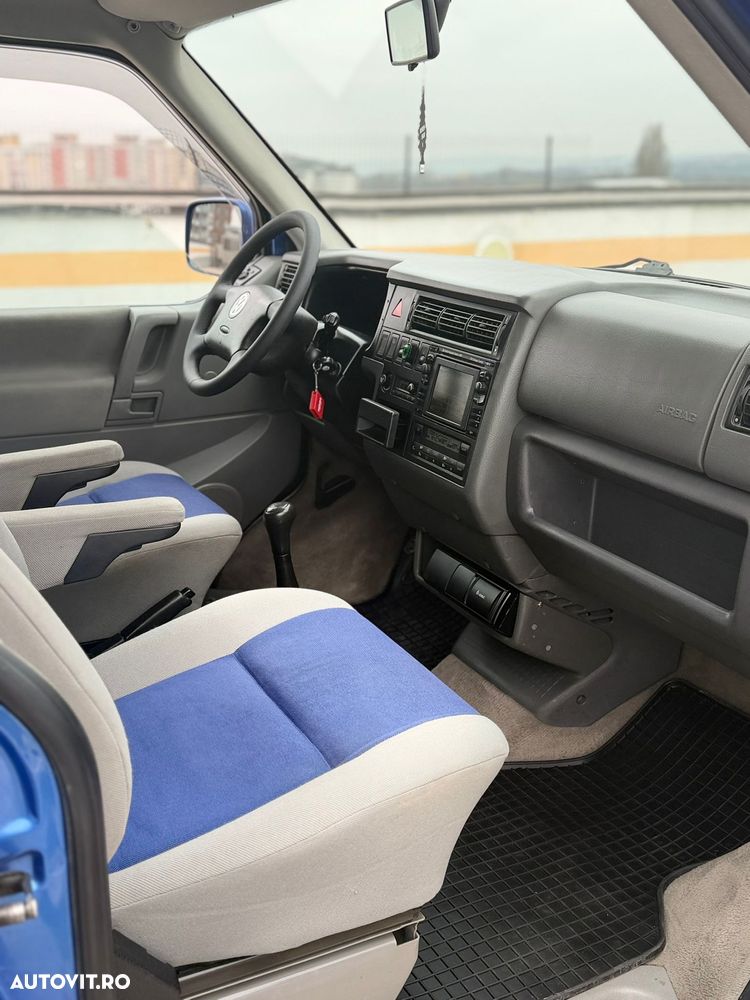 Volkswagen Multivan - 11