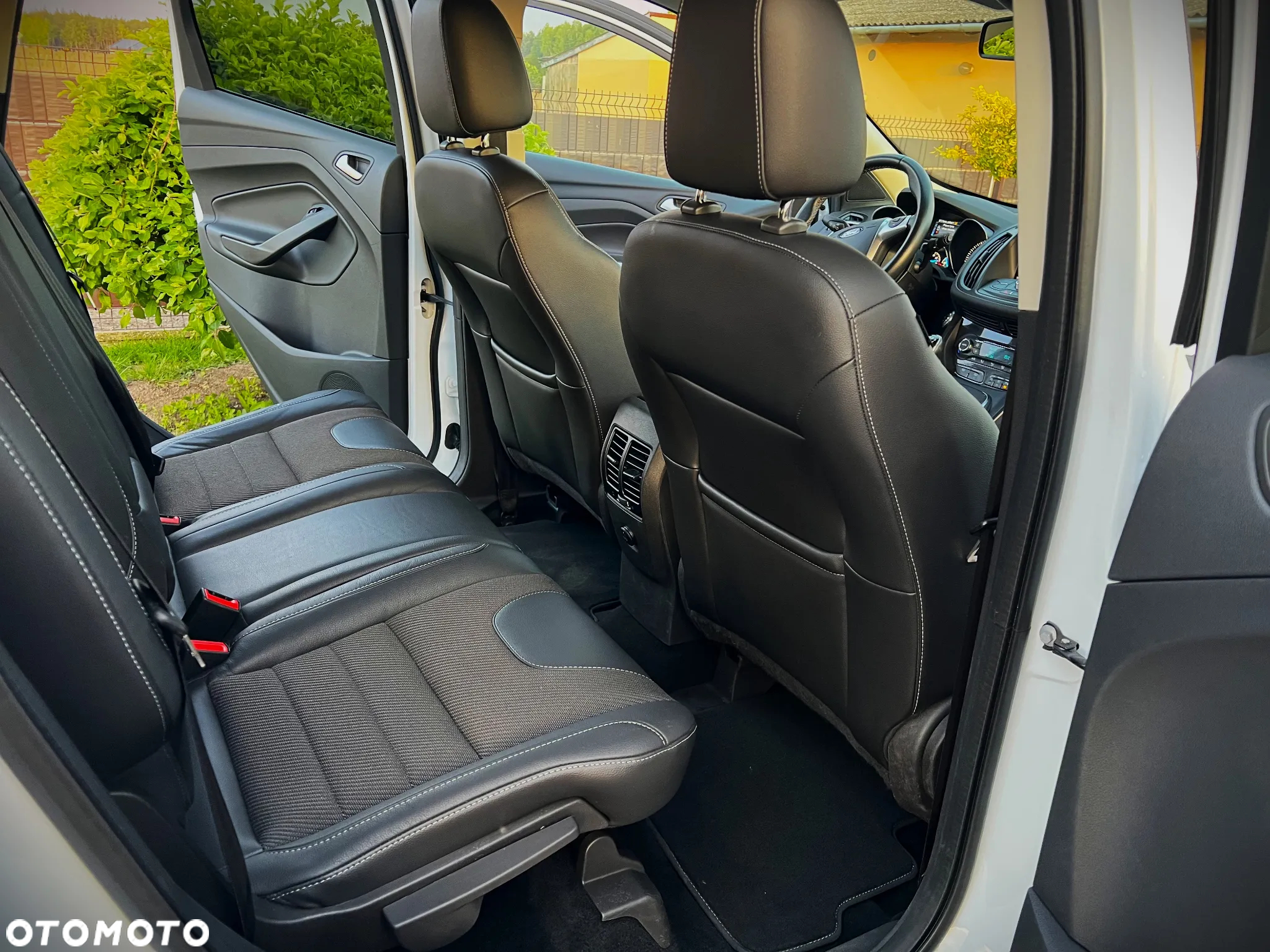 Ford Kuga 1.5 EcoBoost 2x4 ST-Line - 25