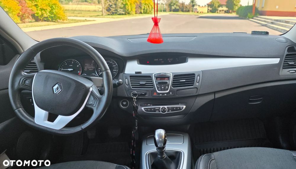 Renault Laguna 2.0 dCi Privilege - 5