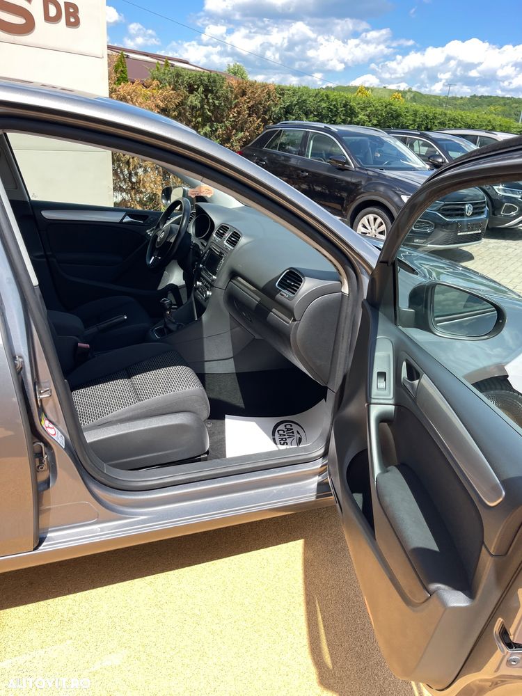Volkswagen Golf - 23
