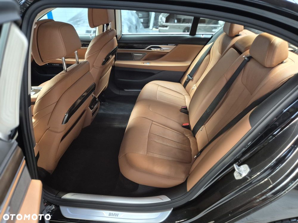 BMW Seria 7 - 27