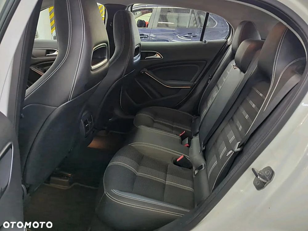 Mercedes-Benz GLA 200 7G-DCT Style - 8