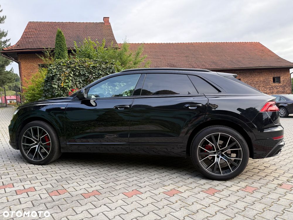 Audi Q8 - 8
