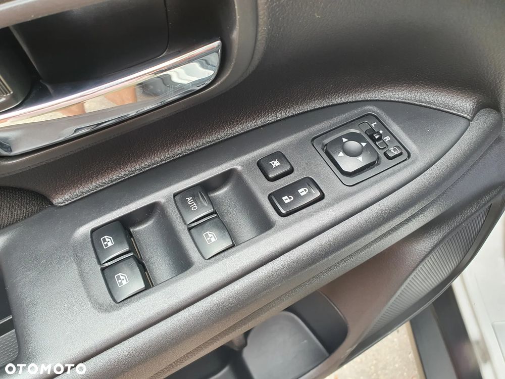 Mitsubishi Outlander 2.2 DI-D 4WD Automatik Edition 100+ - 22