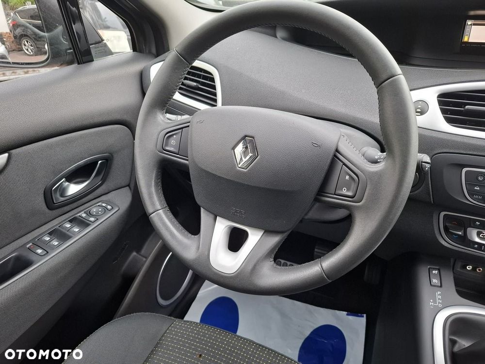 Renault Grand Scenic 2.0 16V 140 CVT Bose Edition - 12