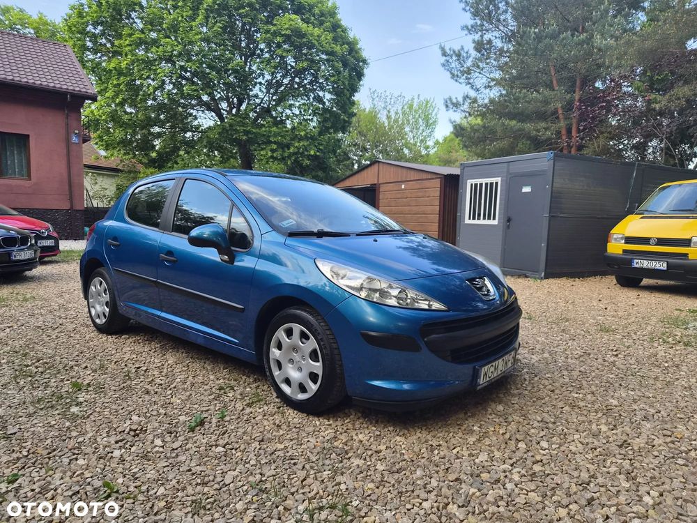 Peugeot 207 - 1