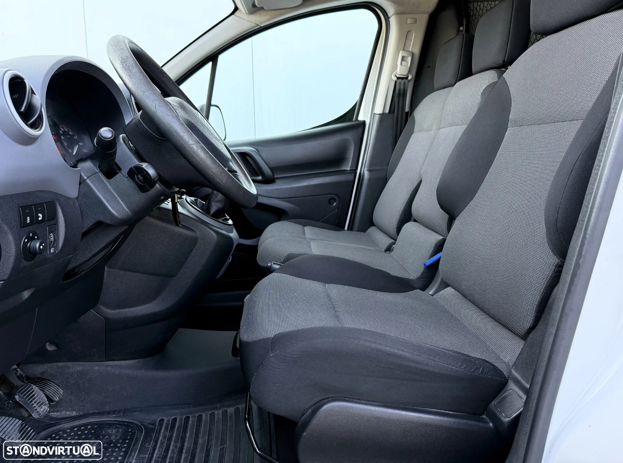 Citroën Berlingo 1.6 BlueHDi 100 Longa - 29