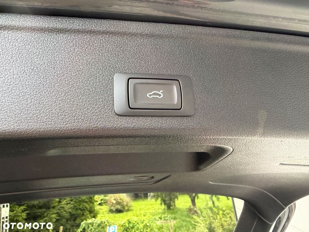 Audi A4 Avant 2.0 TDI ultra sport - 24