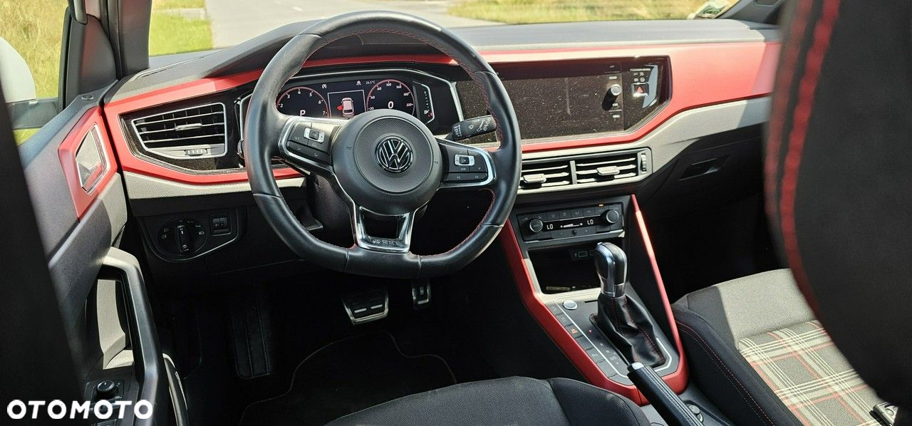 Volkswagen Polo - 12