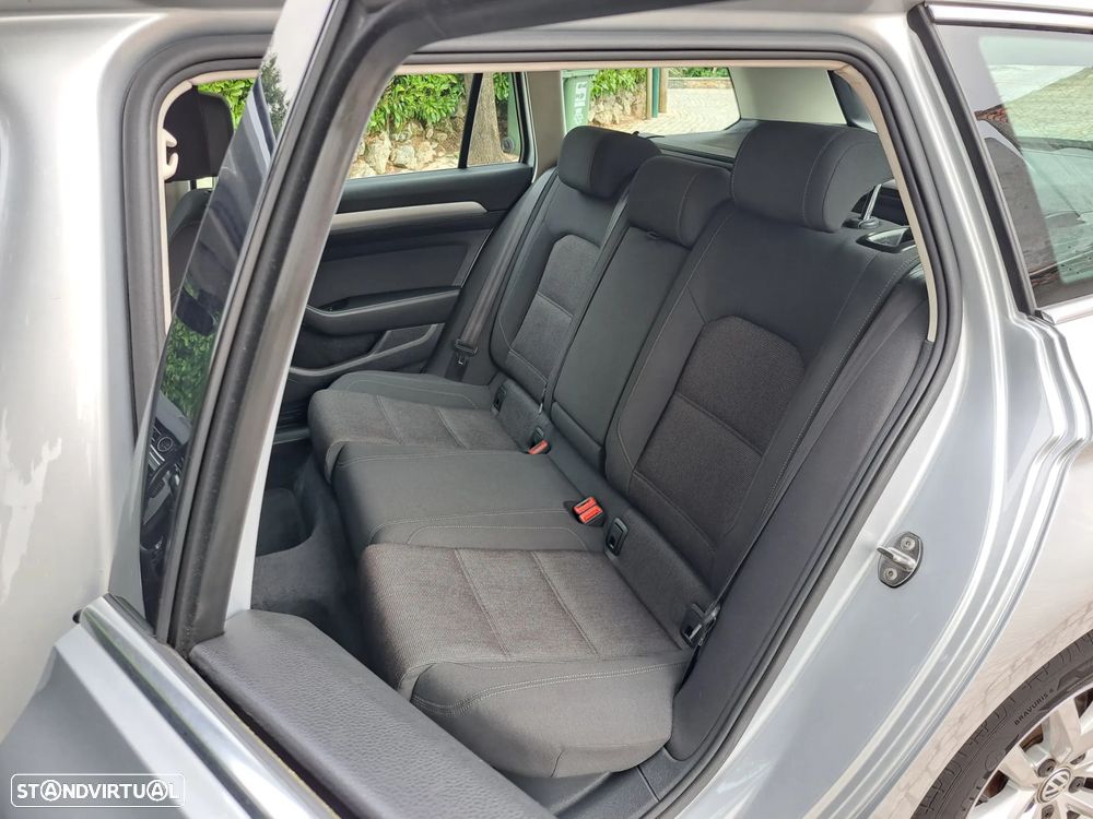 VW Passat 1.6 TDI (BlueMotion ) Comfortline - 31