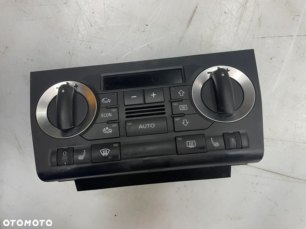 Panel klimatyzacji Audi A3 8P 8P0820043AD - 1