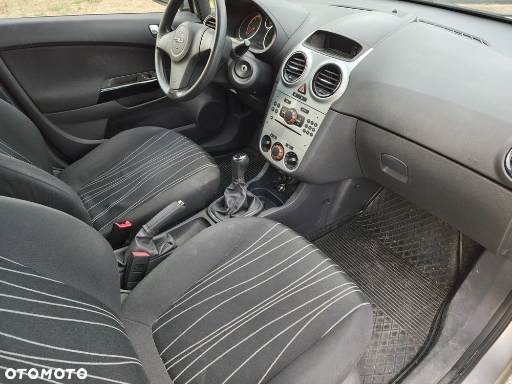 Opel Corsa 1.4 16V Enjoy - 10