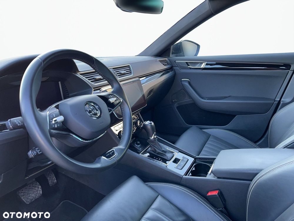 Skoda Superb 2.0 TDI SCR L&K DSG - 9