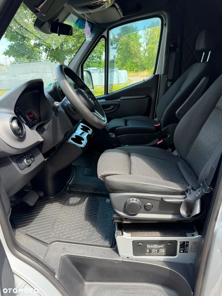Mercedes-Benz Sprinter - 8