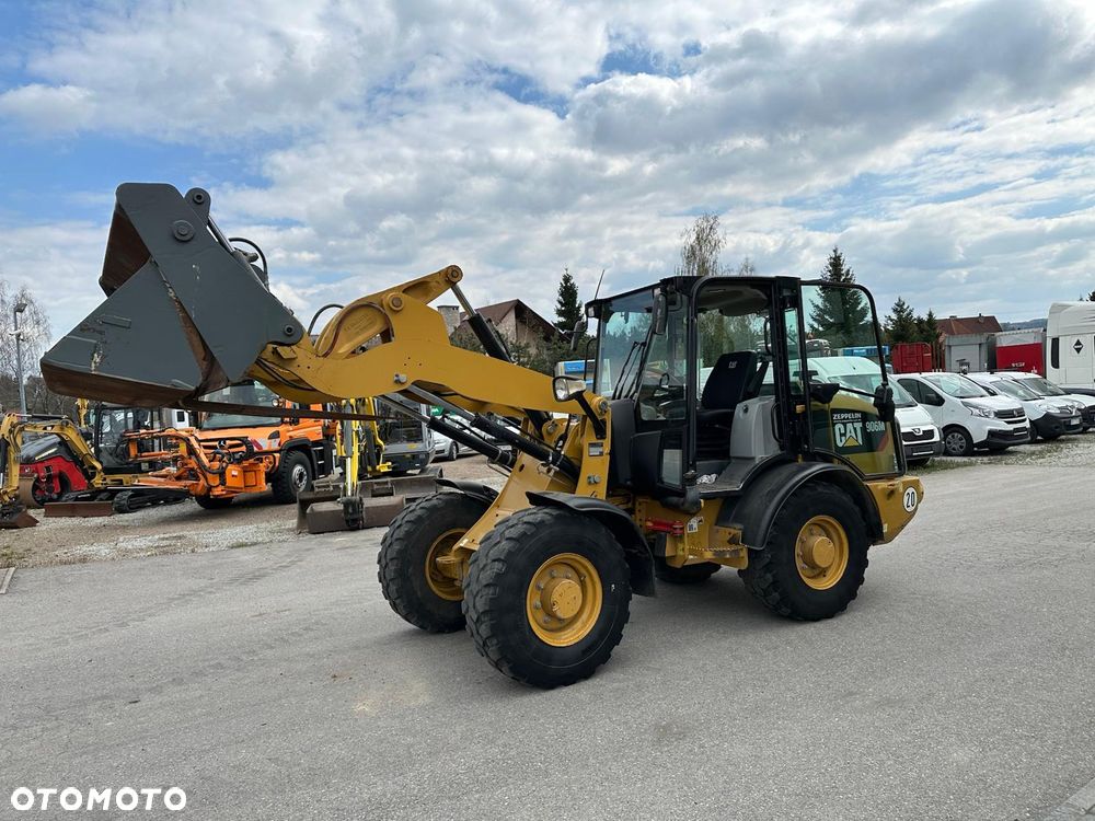Caterpillar 906M - 7