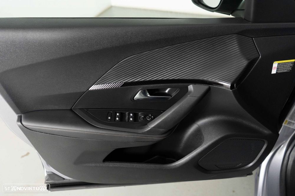 Peugeot 2008 1.2 PureTech Allure Pack EAT8 - 21