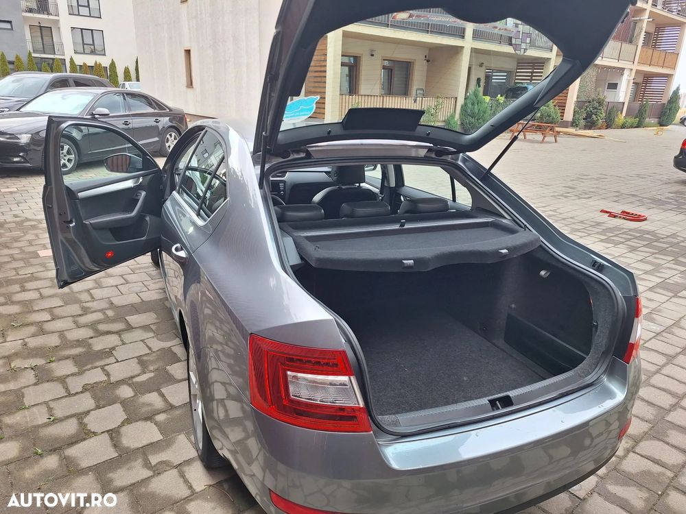 Skoda Octavia 2.0 TDI ELEGANCE DSG - 4