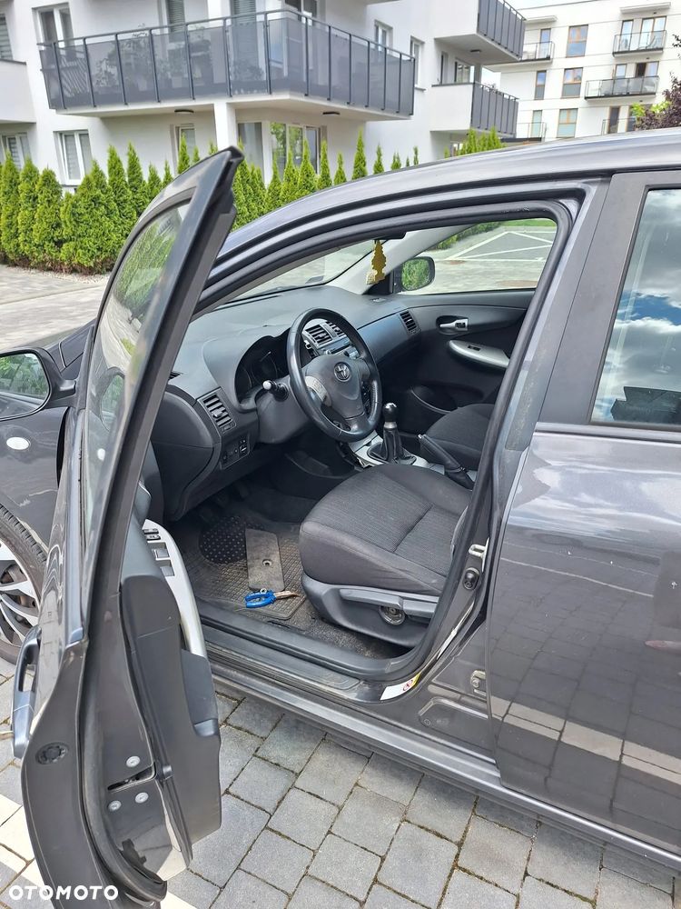 Toyota Corolla 1.6 VVT-i Luna - 6