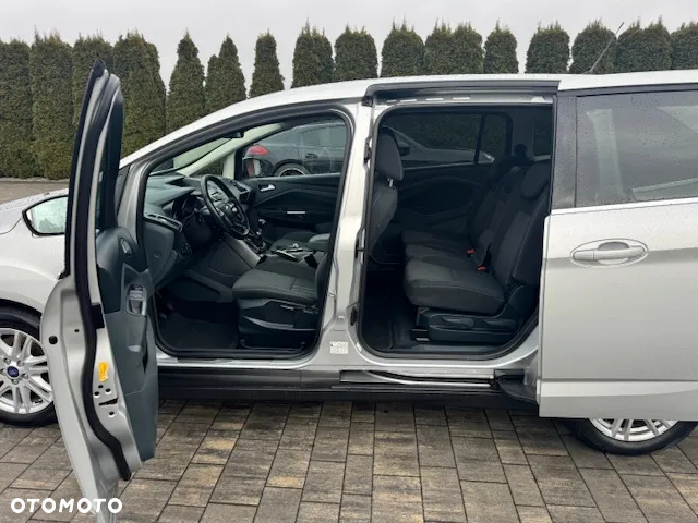Ford Grand C-MAX - 22