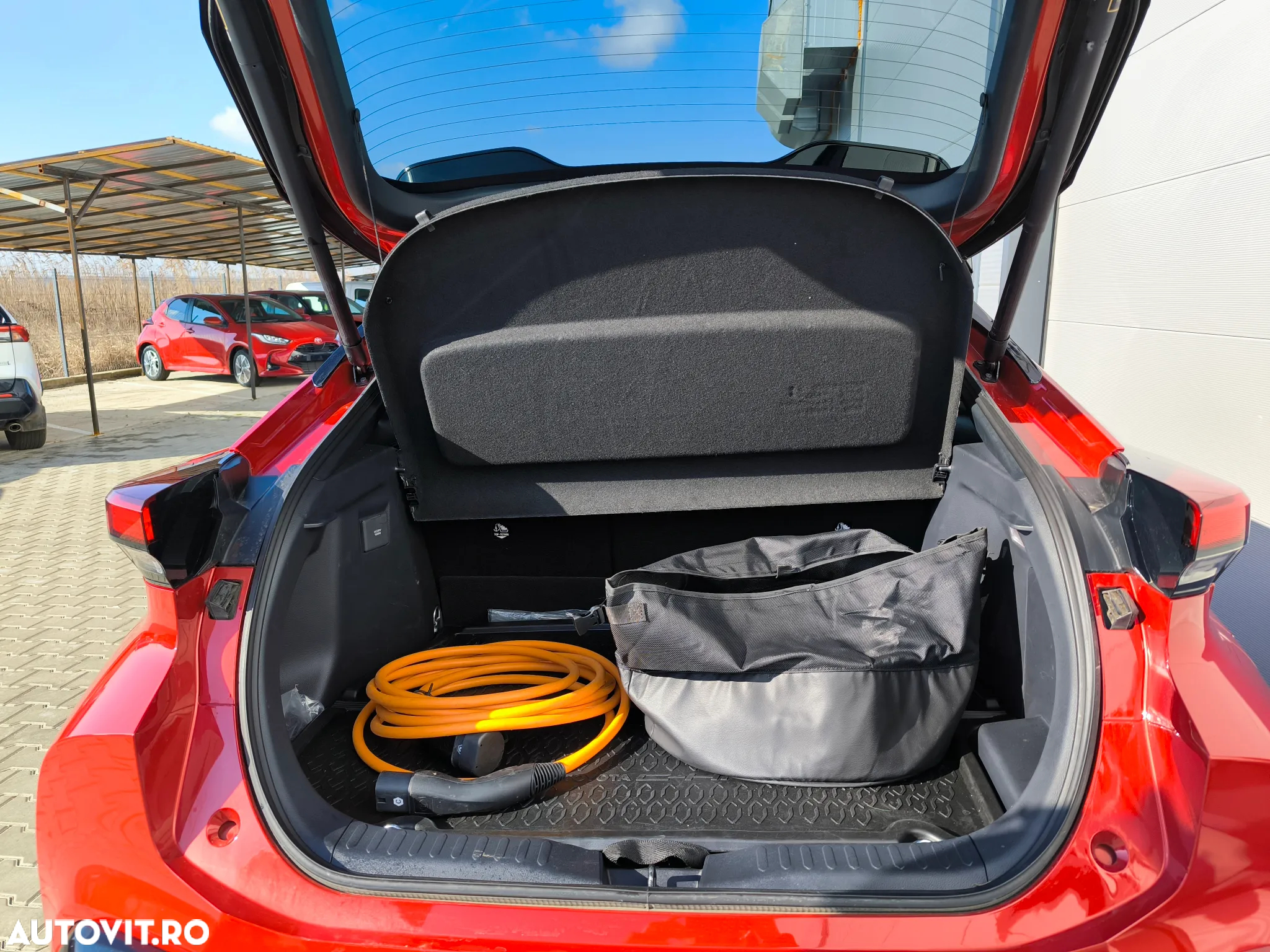 Toyota C-HR 2.0 PHEV 223 CP 4x2 CVT Exclusive - 11