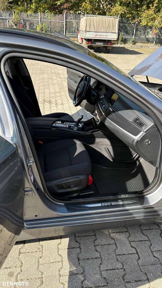 BMW Seria 5 520d xDrive - 7