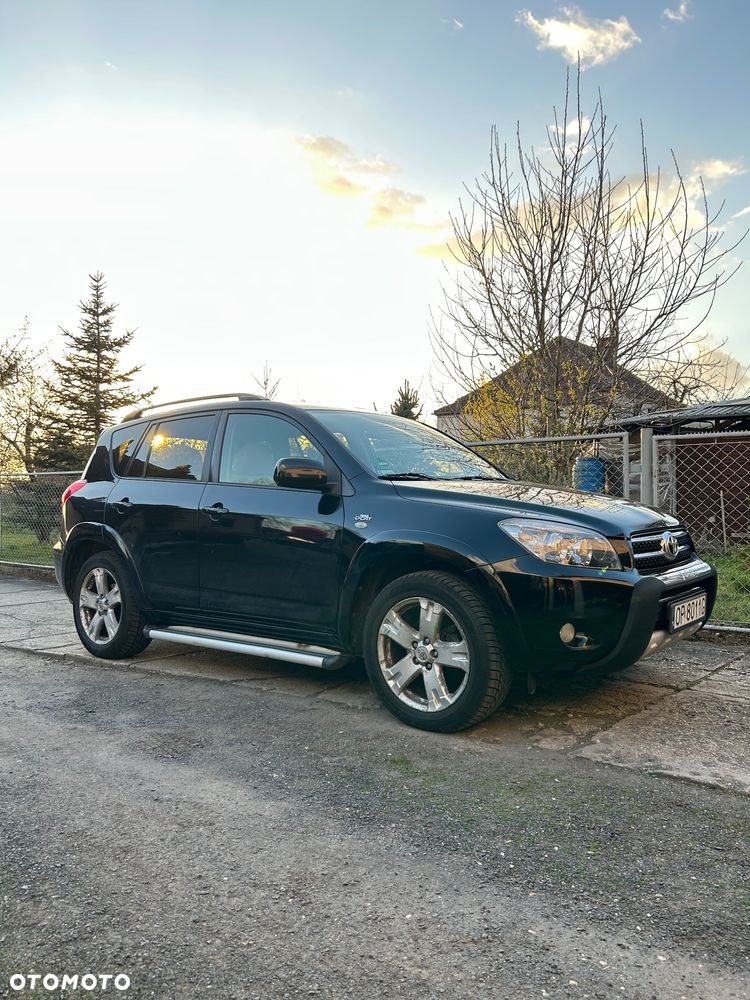 Toyota RAV4 - 1