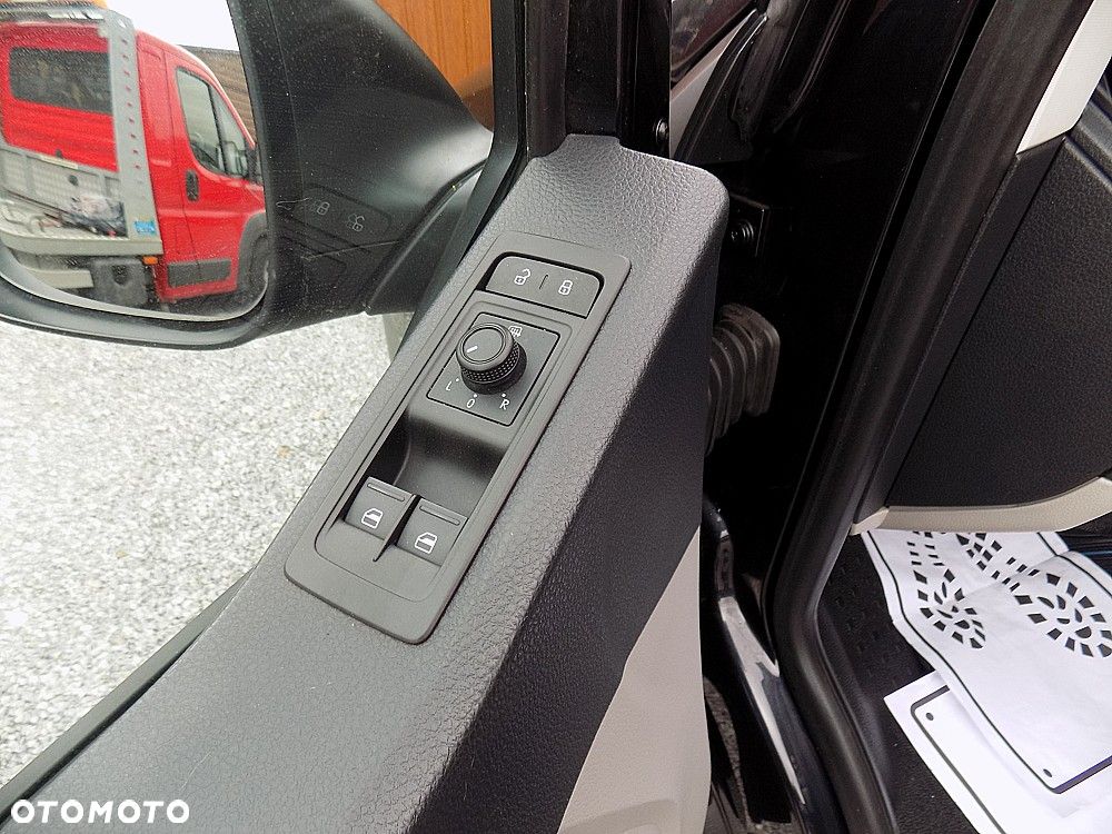Volkswagen Transporter - 7