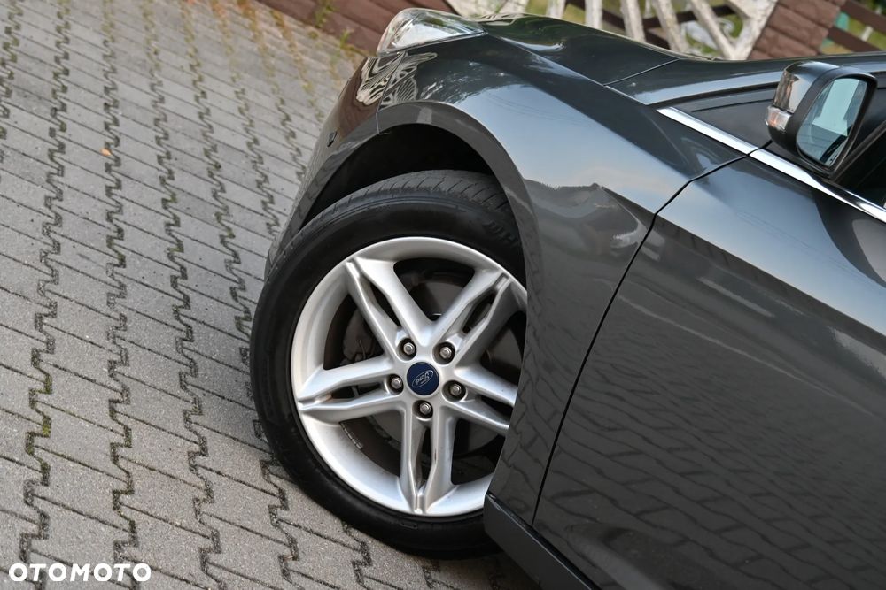 Ford Focus 1.5 EcoBoost Titanium - 18