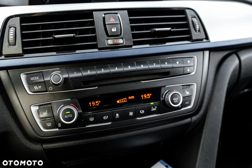 BMW Seria 3 320d xDrive M Sport - 34