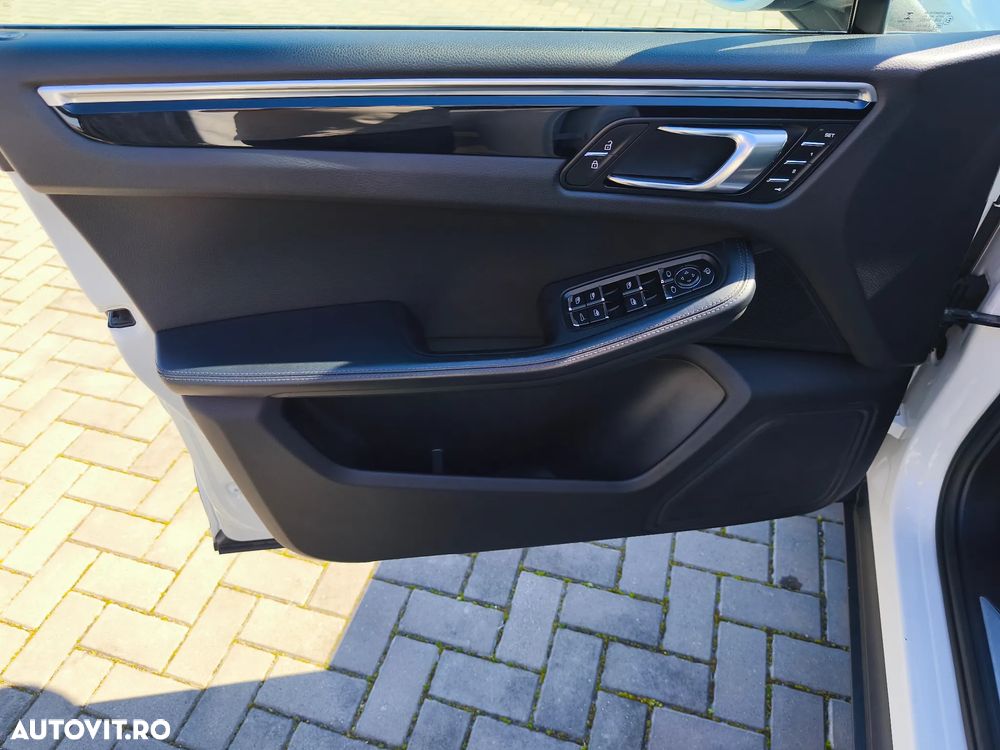 Porsche Macan S - 17