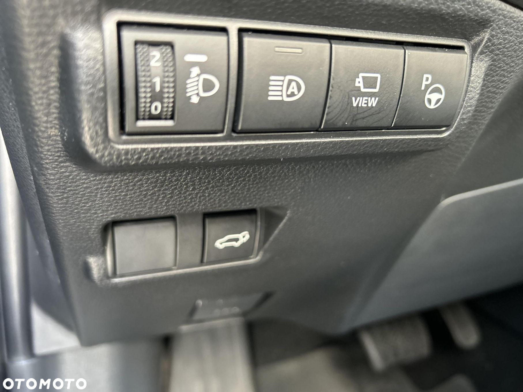 Toyota Corolla Cross - 16