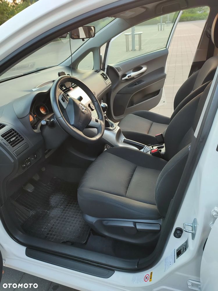 Toyota Auris 1.6 Valvematic Life - 19