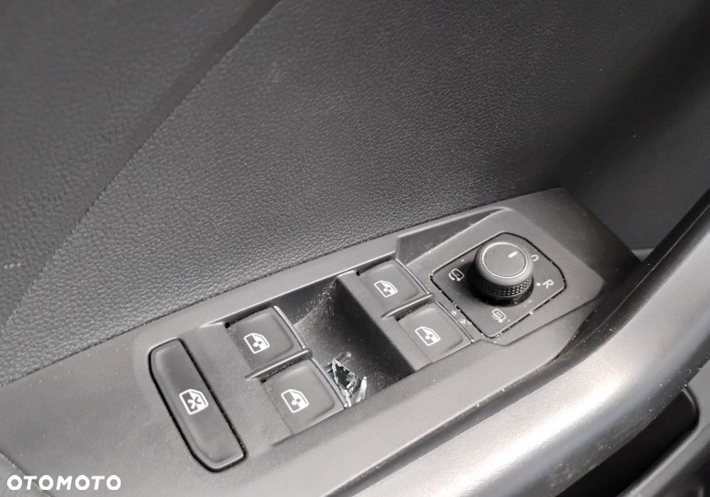 Volkswagen T-Cross - 12