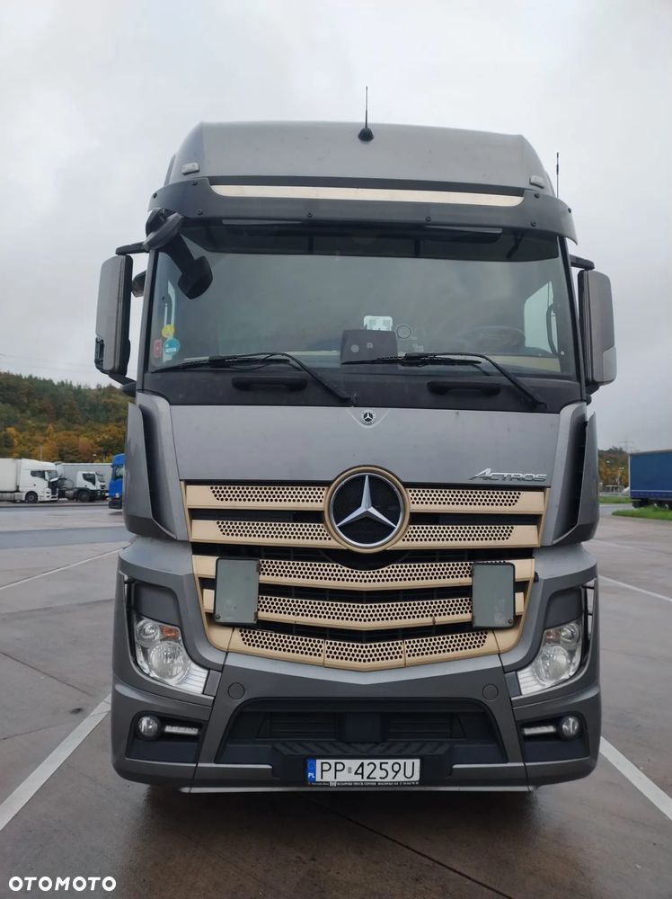 Mercedes-Benz ACTROS - 2