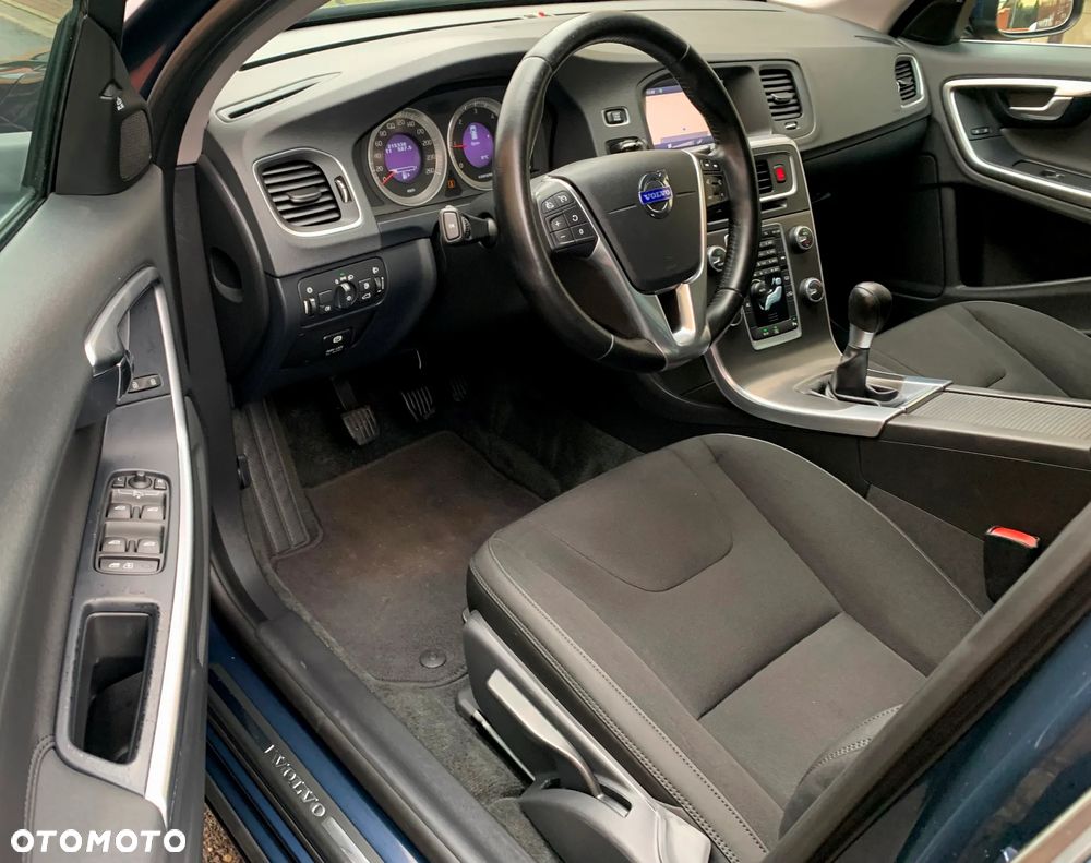 Volvo V60 ver-d2-momentum - 2