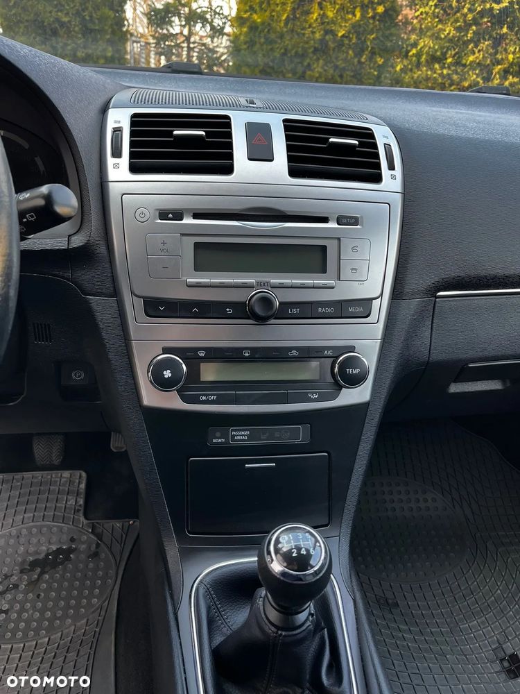Toyota Avensis 2.0 D-4D Active - 23