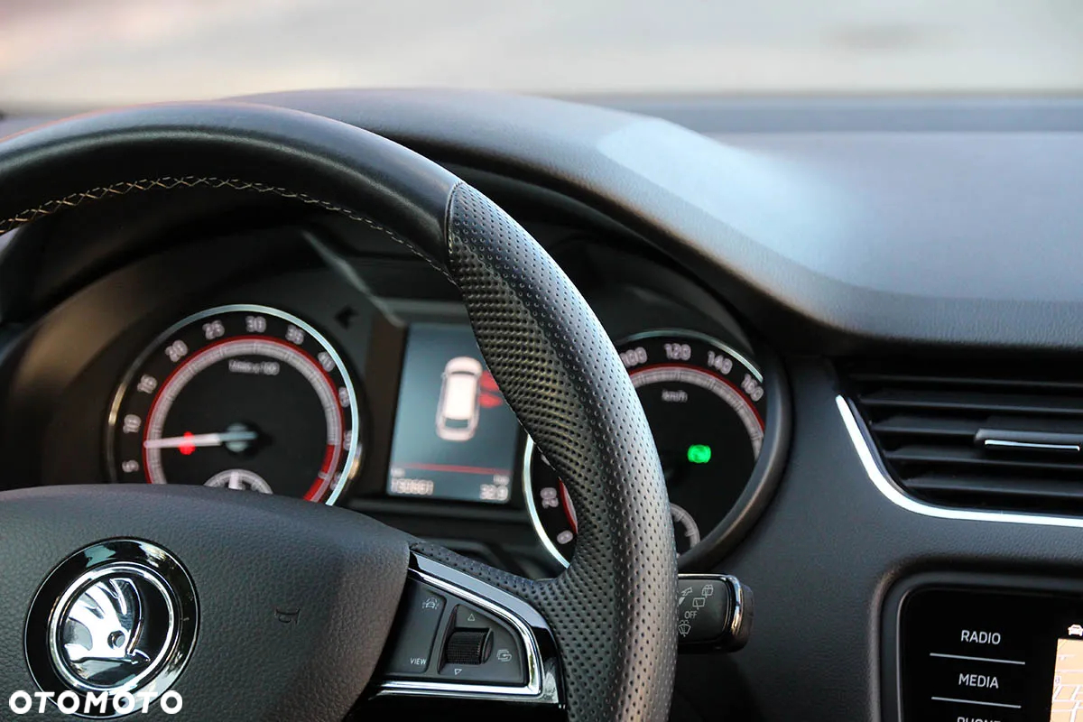 Skoda Octavia 2.0 TDI DSG RS - 34