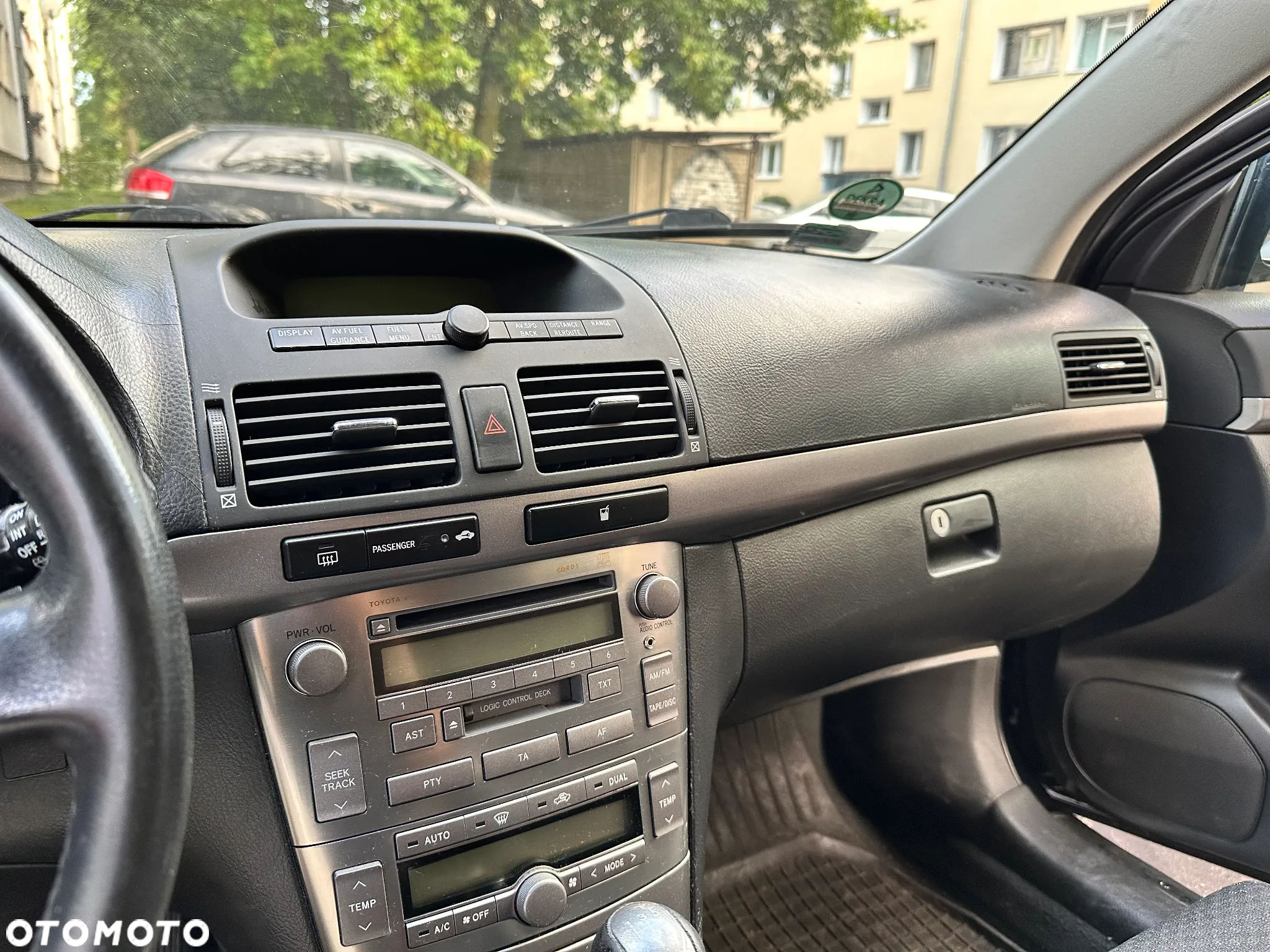 Toyota Avensis 2.0 VVT-i Sol - 12