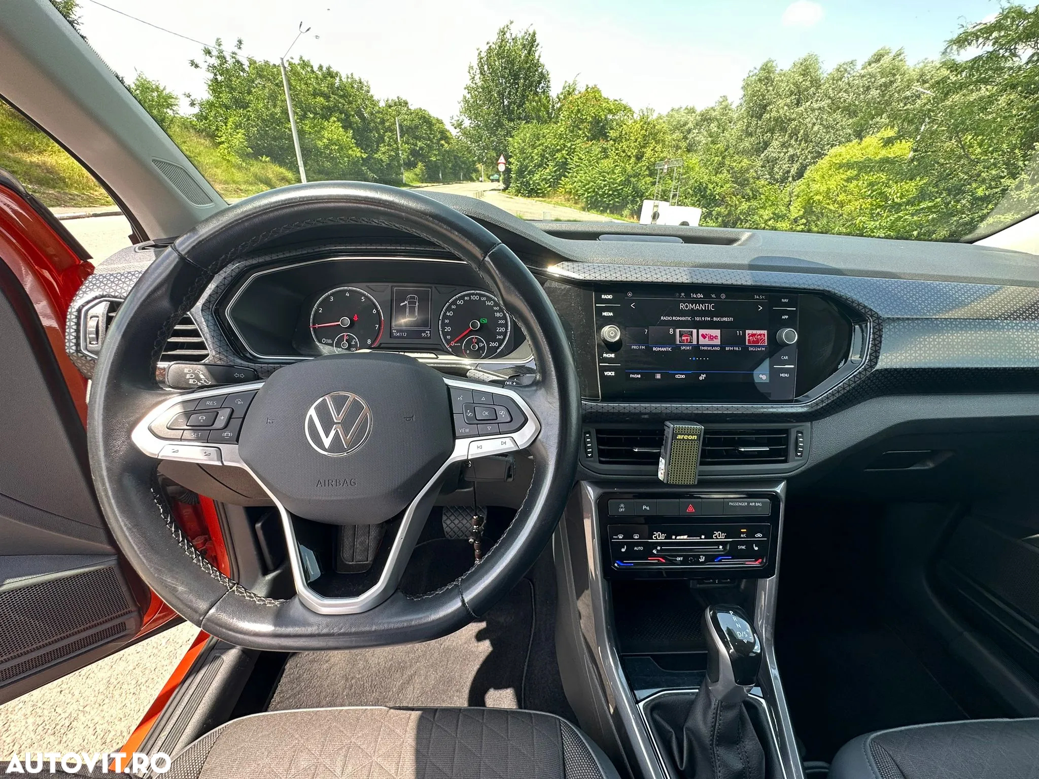 Volkswagen T-Cross - 24