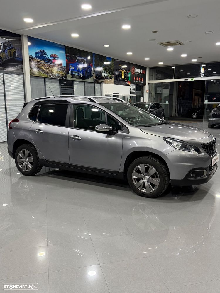 Peugeot 2008 1.2 PureTech Allure - 4