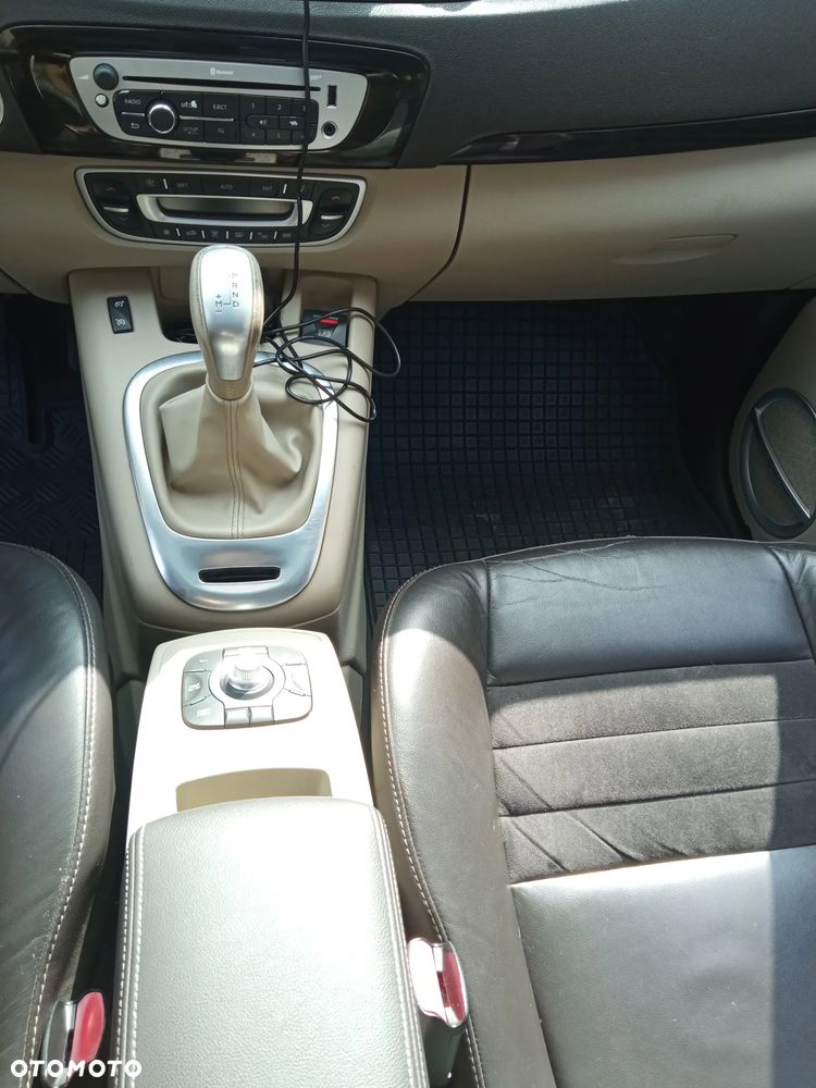 Renault Grand Scenic - 15