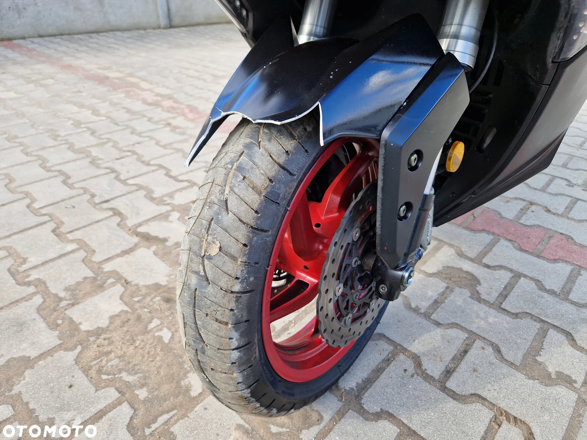 Kymco AK 550 - 18
