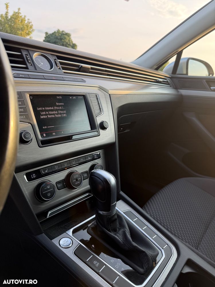 Volkswagen Passat 1.6 TDI SCR DSG Trendline - 14