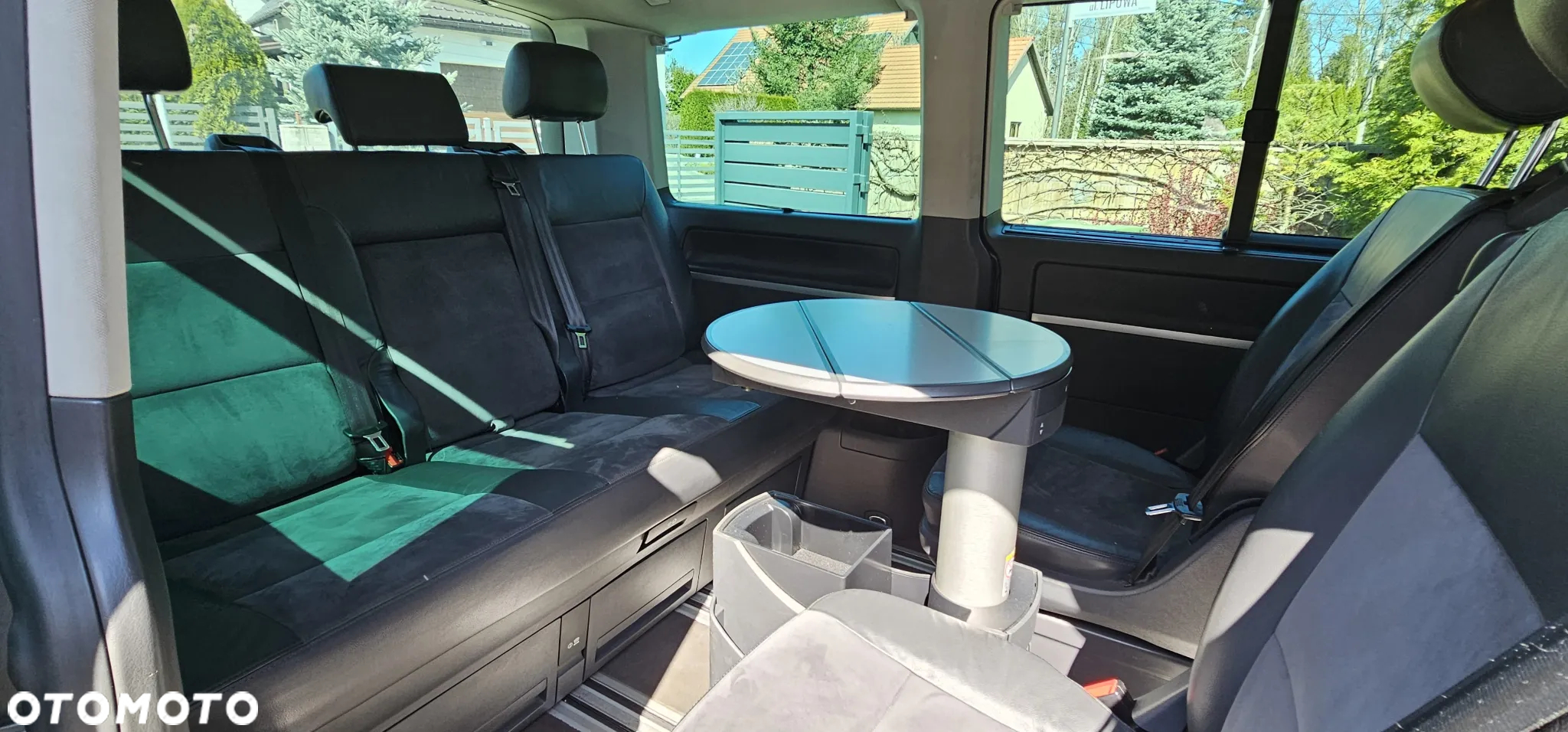 Volkswagen Multivan - 15