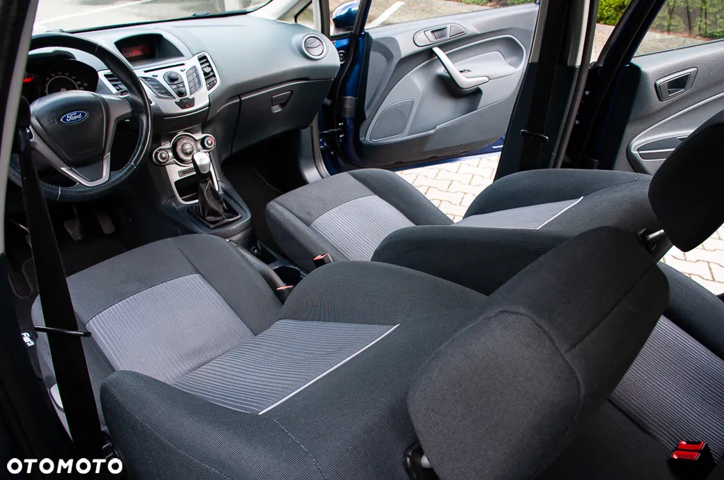 Ford Fiesta - 32