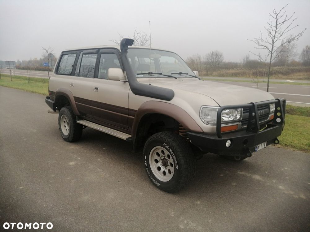 Toyota Land Cruiser - 1